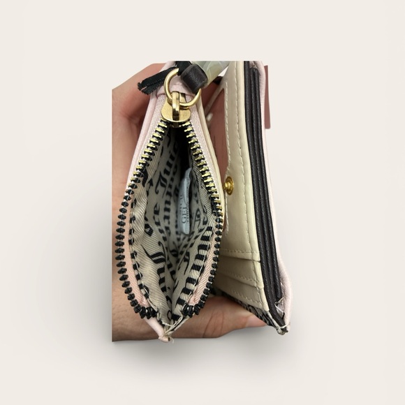 🚨🚨 NWT Juicy Couture Zip Card Wallet – Blush Pink Crest Logo - Picture 3 of 3